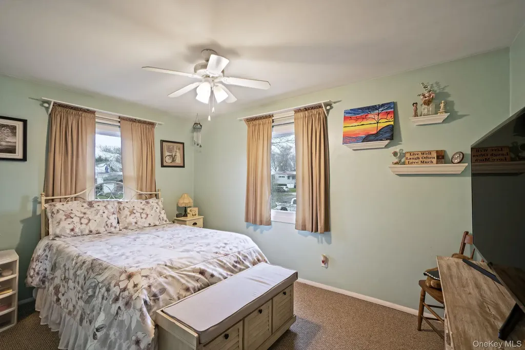 27 Spencer Way Kings Park NY 11754