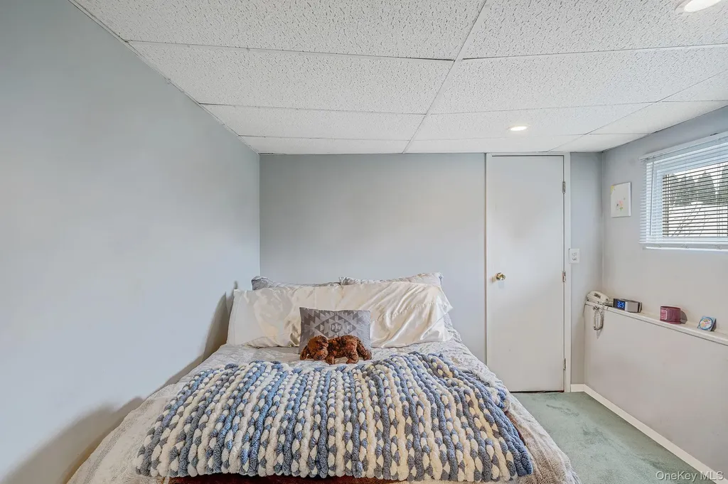 27 Spencer Way Kings Park NY 11754