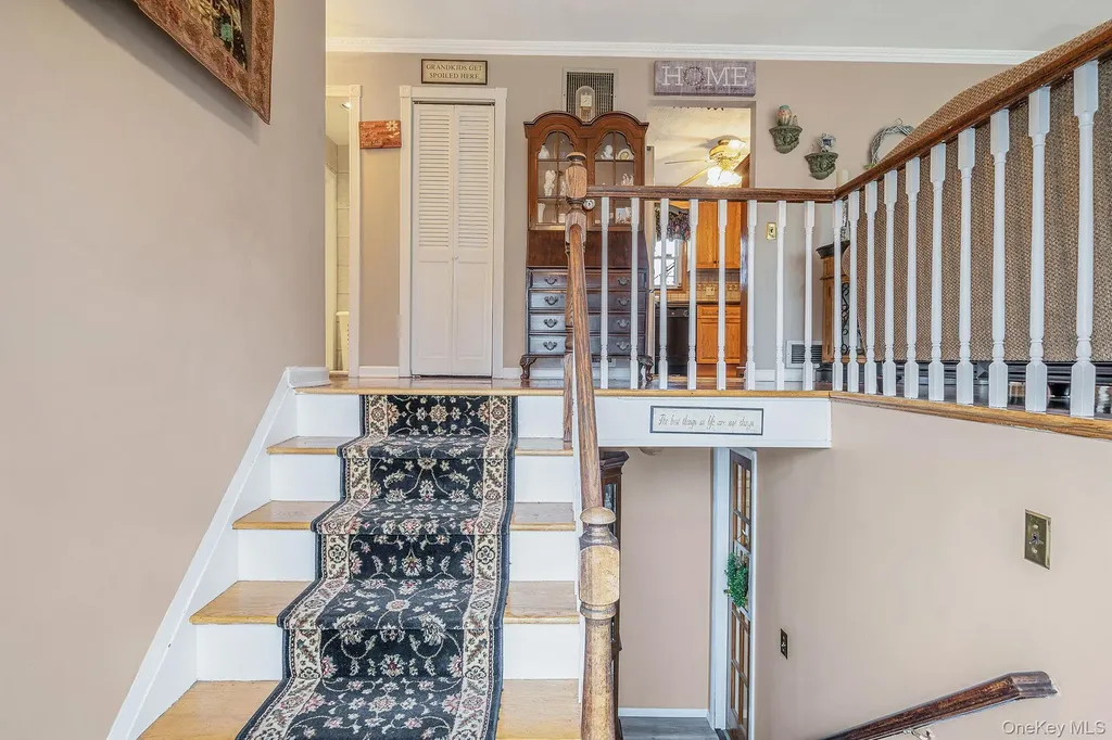27 Spencer Way Kings Park NY 11754