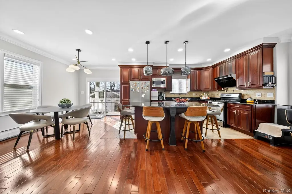 4122 169th Street Flushing NY 11358