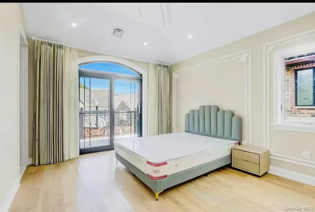 157-49 Rose Avenue Flushing NY 11355