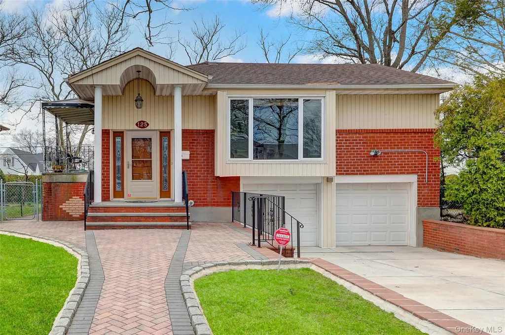 125 Marcus Avenue New Hyde Park NY 11040