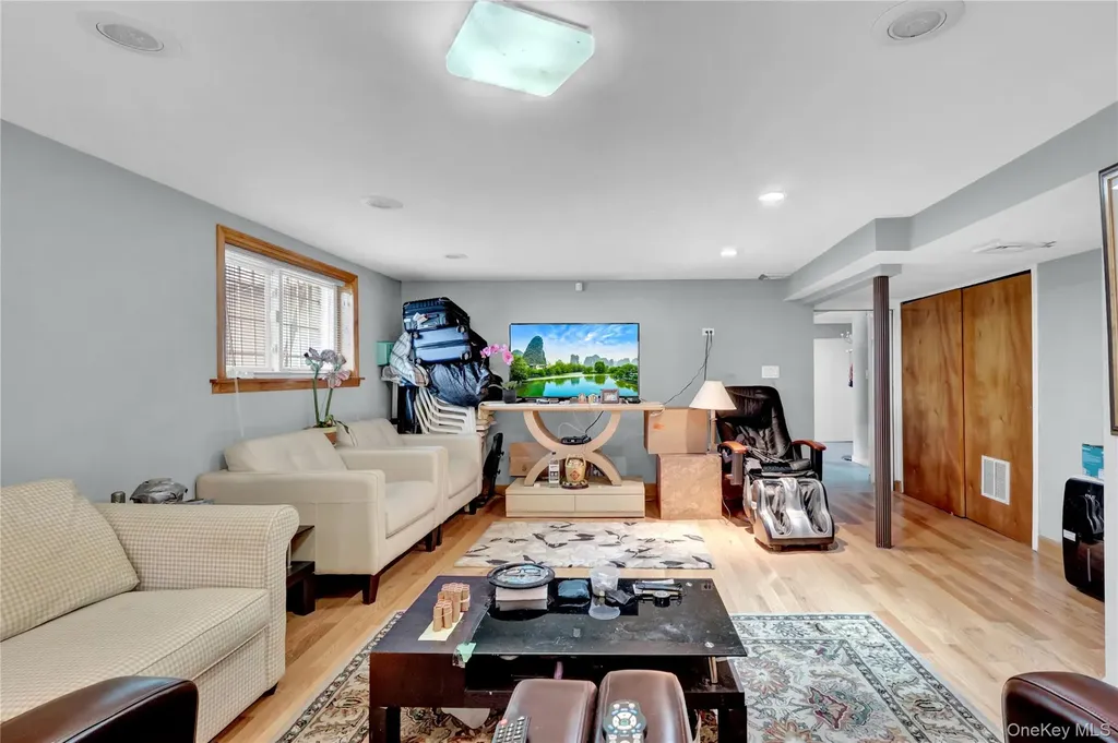 125 Marcus Avenue New Hyde Park NY 11040