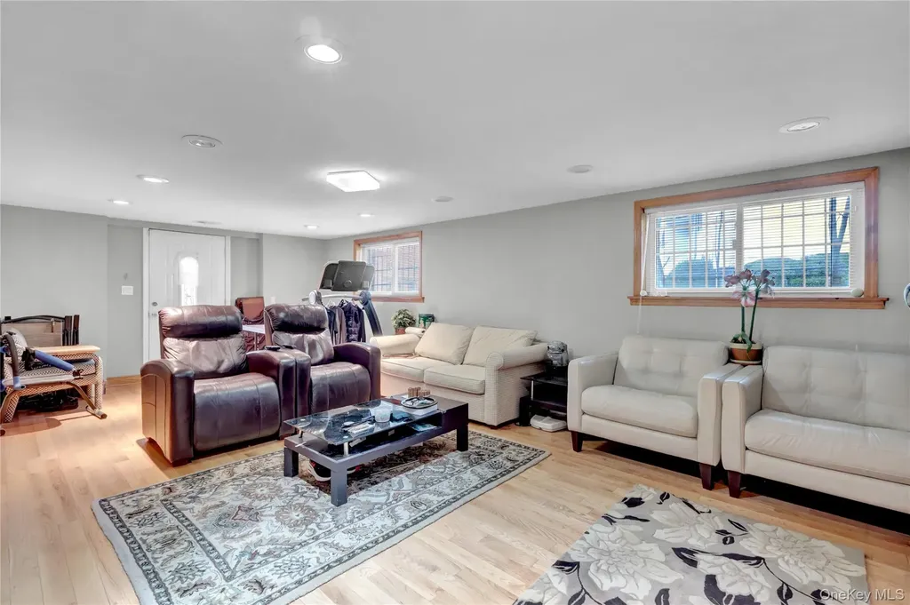 125 Marcus Avenue New Hyde Park NY 11040