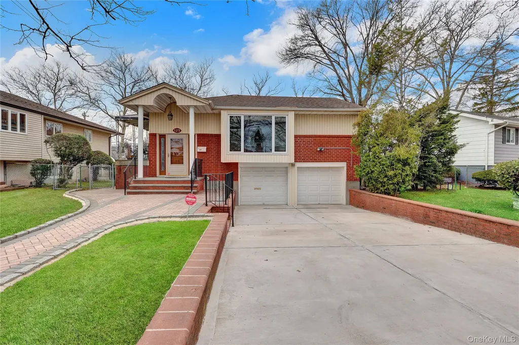 125 Marcus Avenue New Hyde Park NY 11040