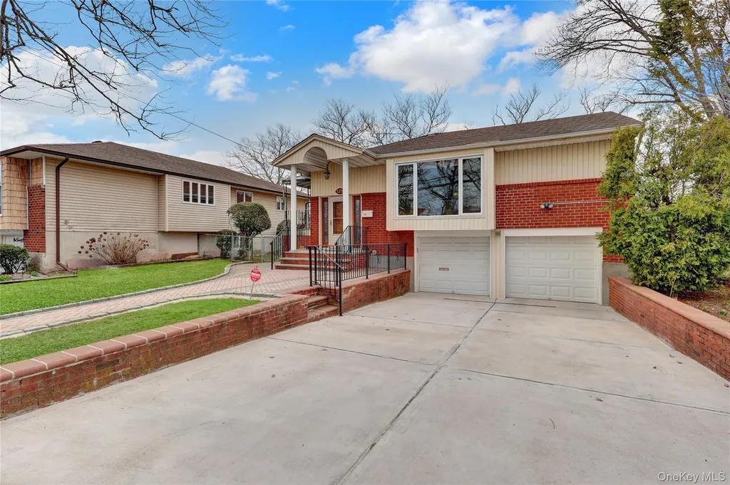 125 Marcus Avenue New Hyde Park NY 11040