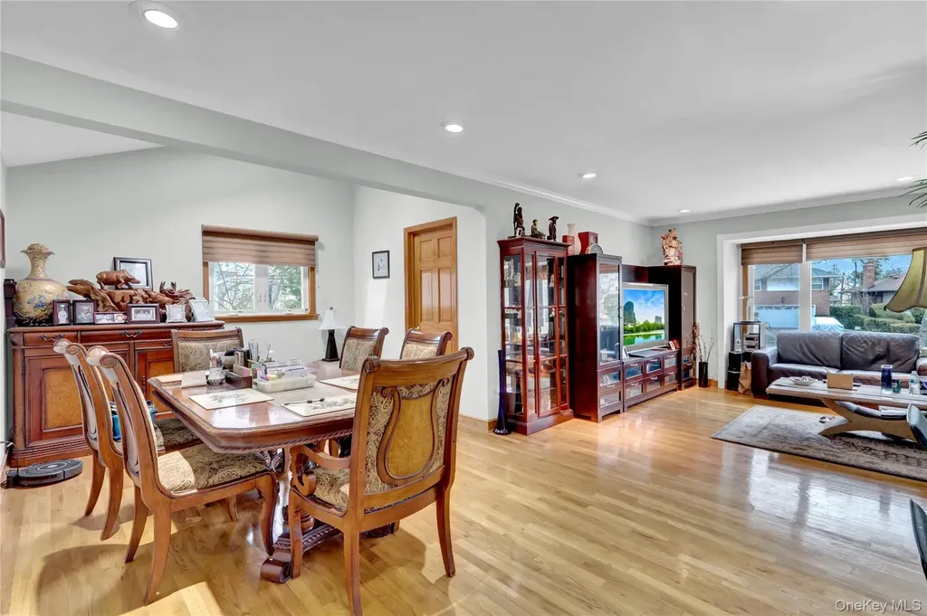 125 Marcus Avenue New Hyde Park NY 11040