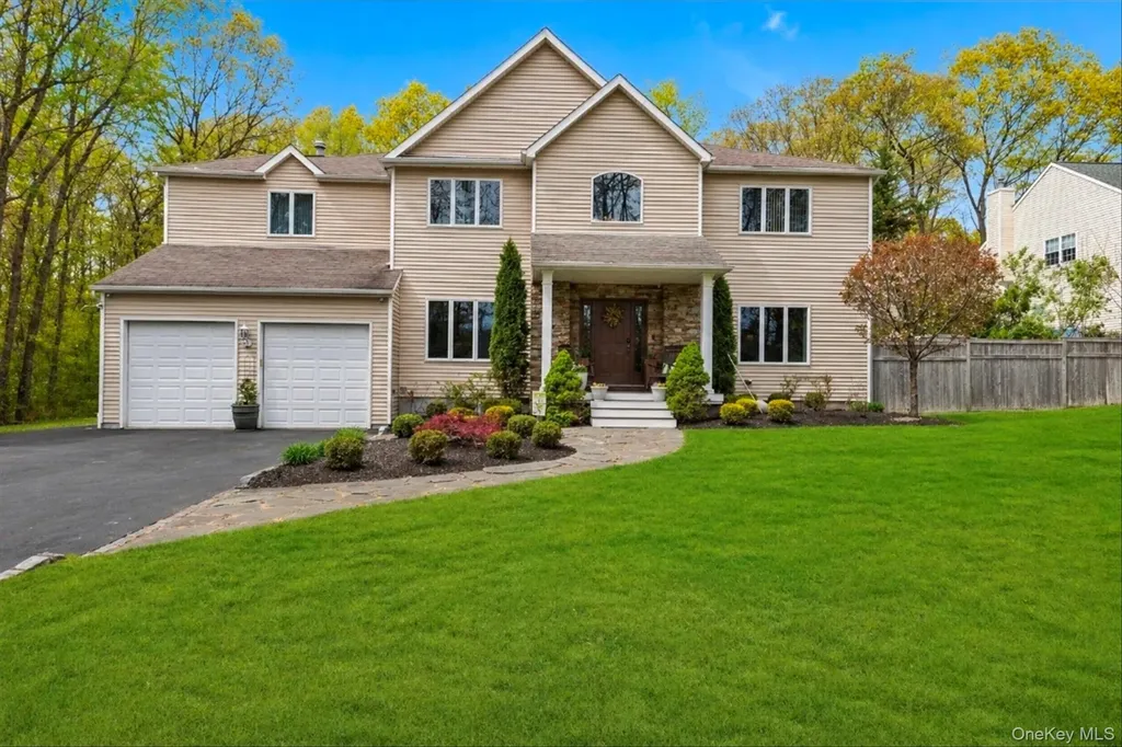 263 Old Commack Road Kings Park NY 11754