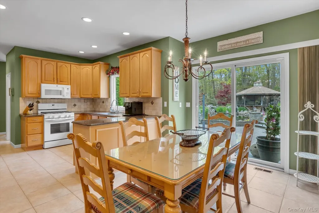 263 Old Commack Road Kings Park NY 11754