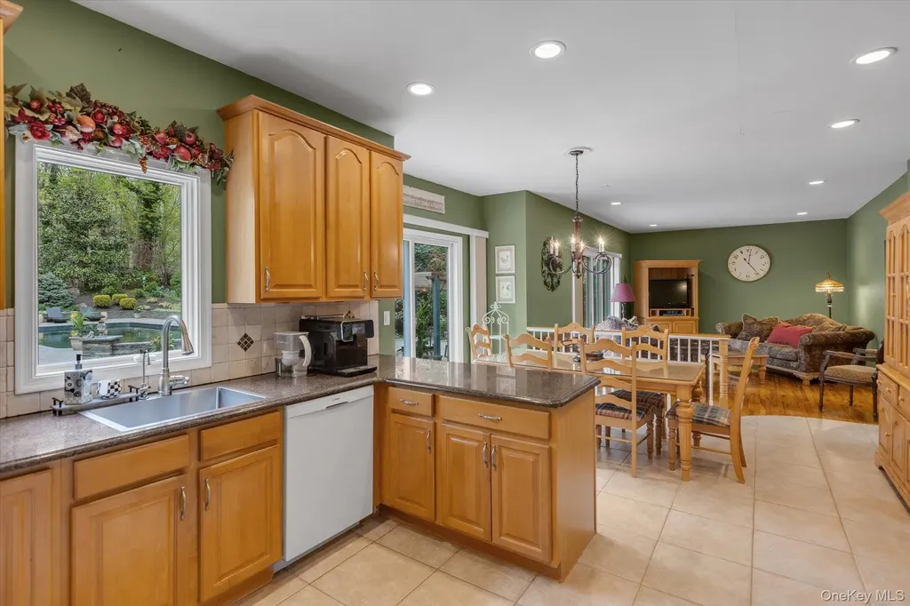 263 Old Commack Road Kings Park NY 11754