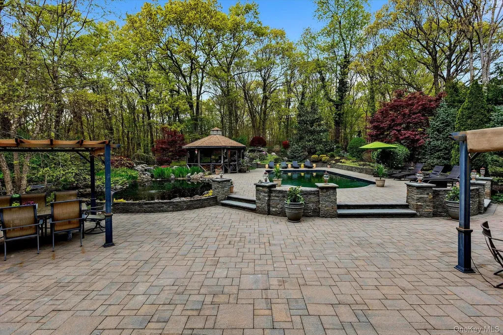 263 Old Commack Road Kings Park NY 11754