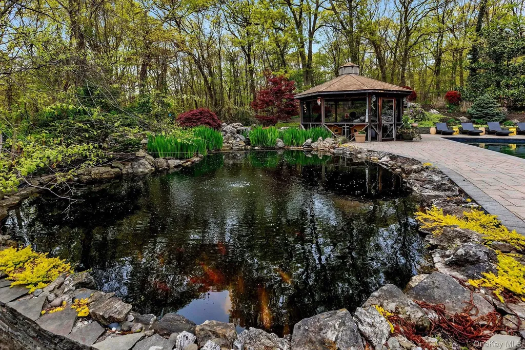 263 Old Commack Road Kings Park NY 11754