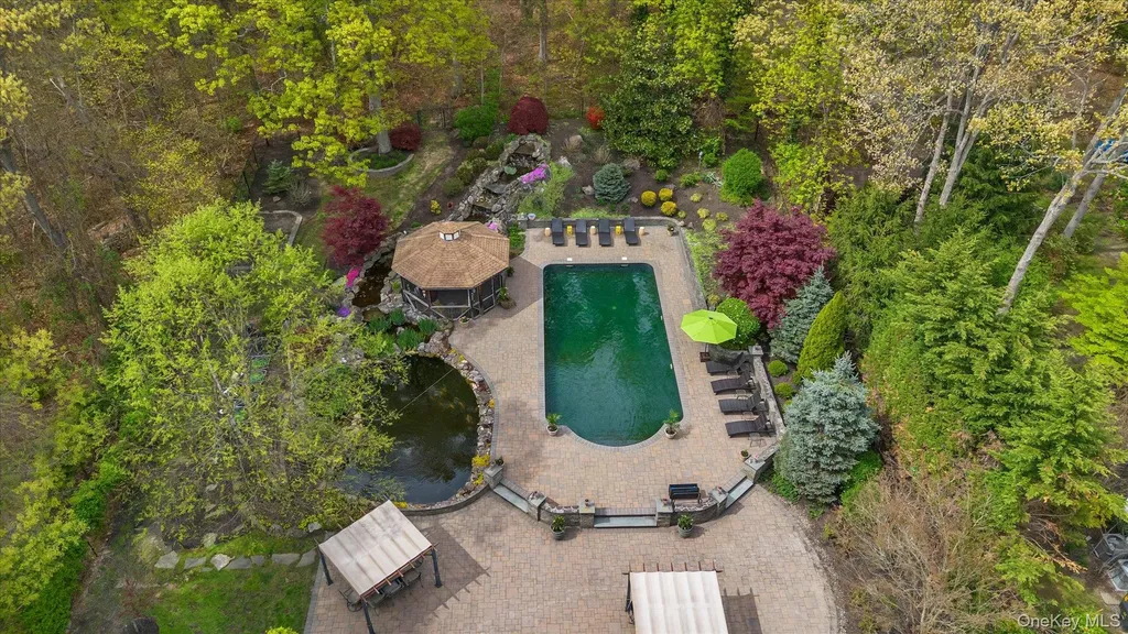 263 Old Commack Road Kings Park NY 11754