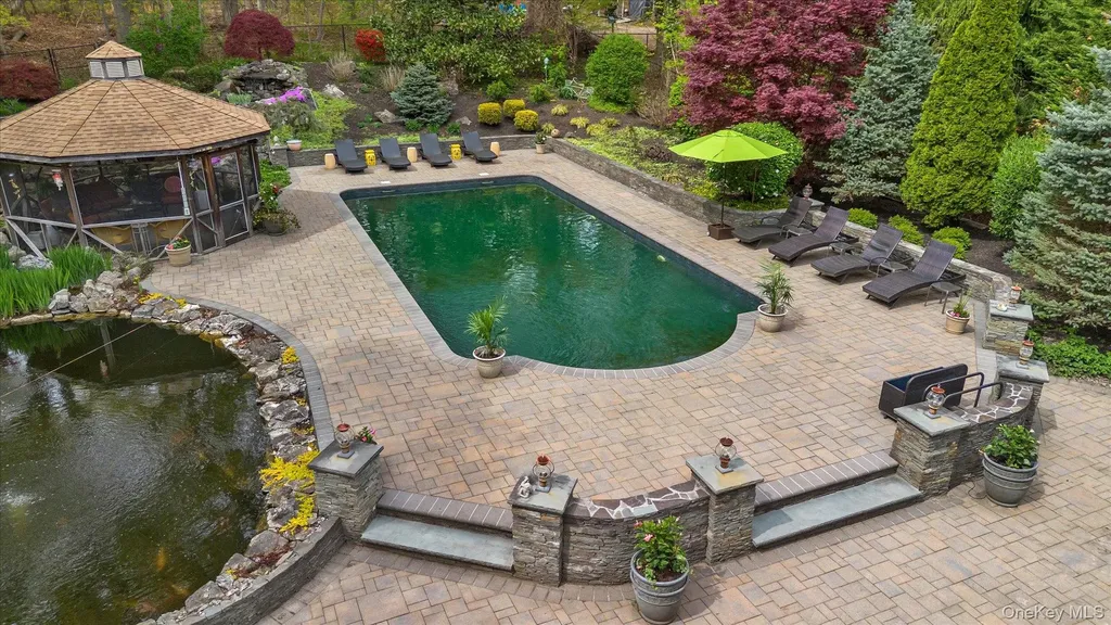 263 Old Commack Road Kings Park NY 11754