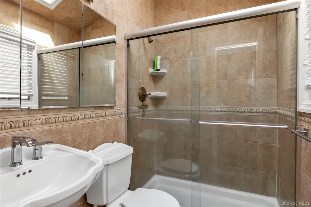 390 Silver Lane Oceanside NY 11572