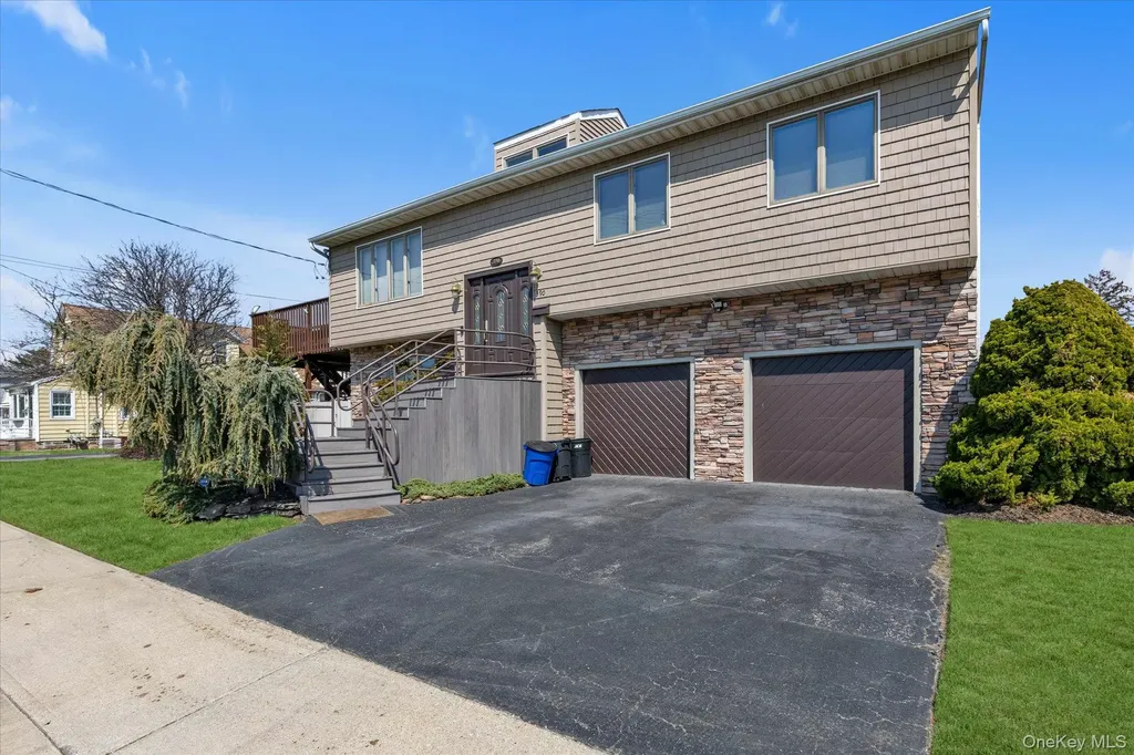390 Silver Lane Oceanside NY 11572