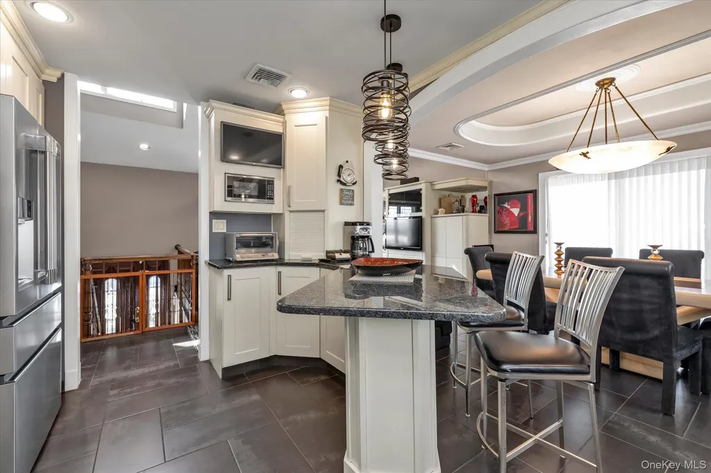 390 Silver Lane Oceanside NY 11572