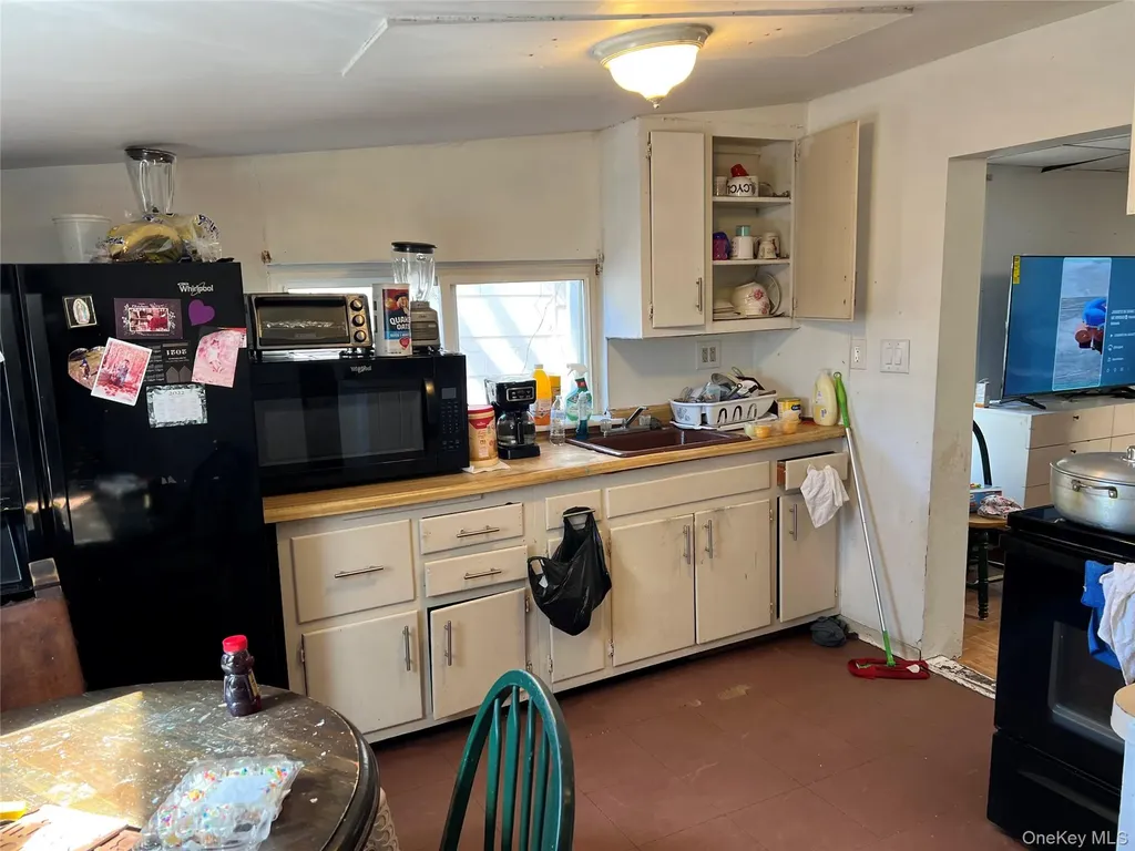 73 Raynor Street Freeport NY 11520