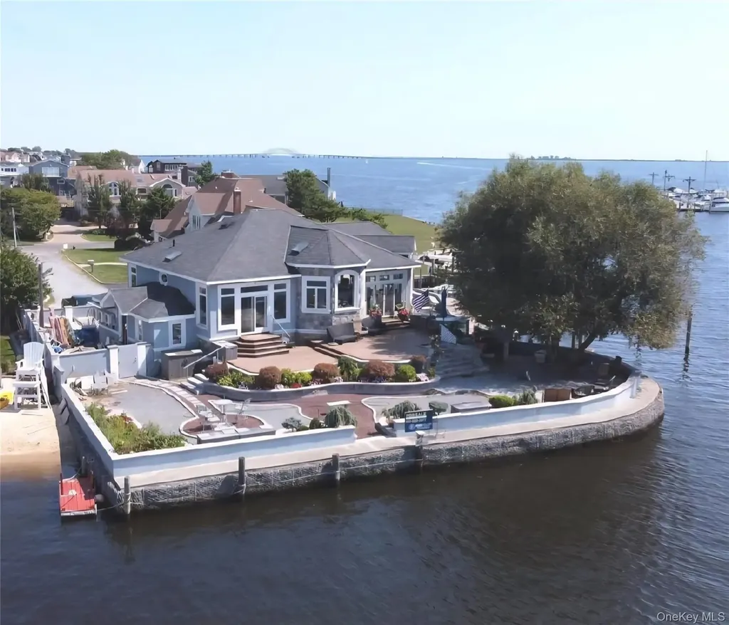 238 W Islip Road West Islip NY 11795
