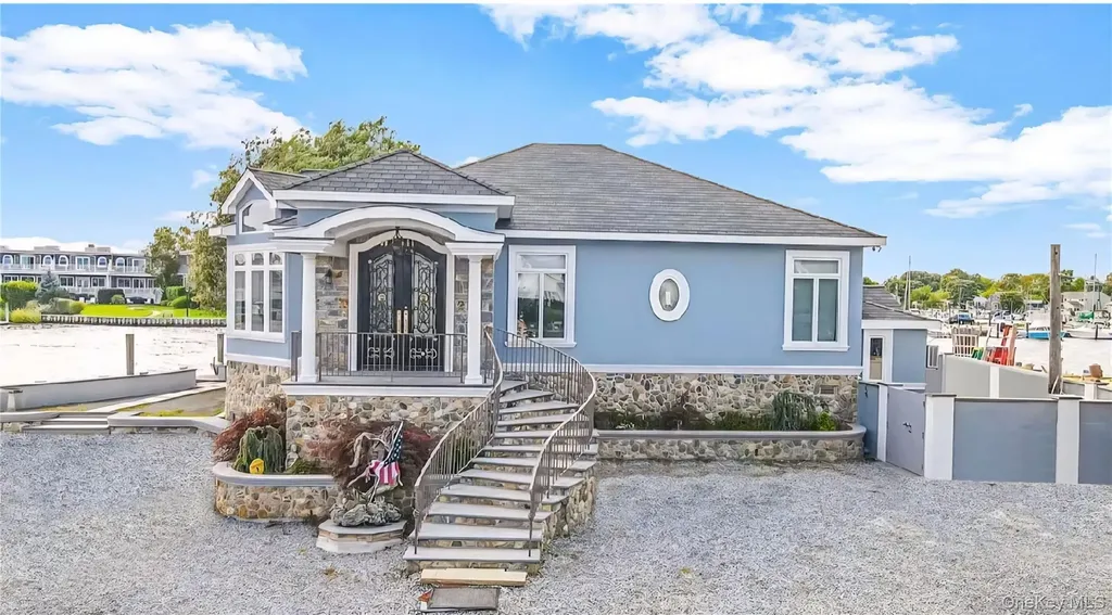 238 W Islip Road West Islip NY 11795