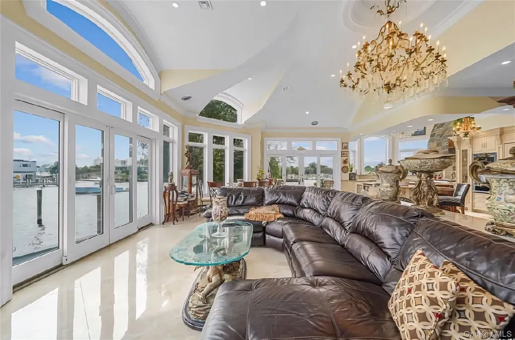 238 W Islip Road West Islip NY 11795