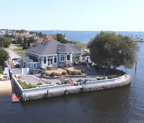 238 W Islip Road West Islip NY 11795