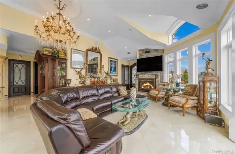 238 W Islip Road West Islip NY 11795
