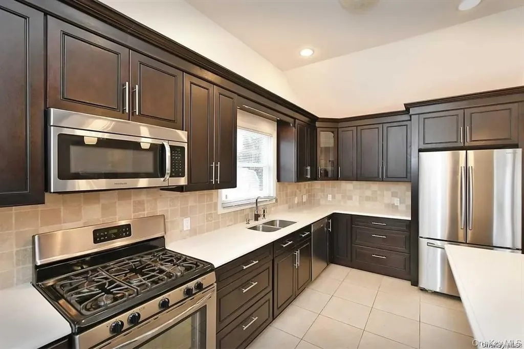 6 Patricia Street Plainview NY 11803