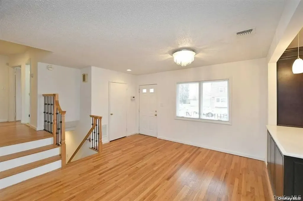 6 Patricia Street Plainview NY 11803