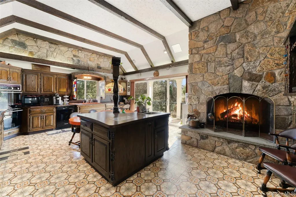 105 Cross Pond Road Pound Ridge NY 10576