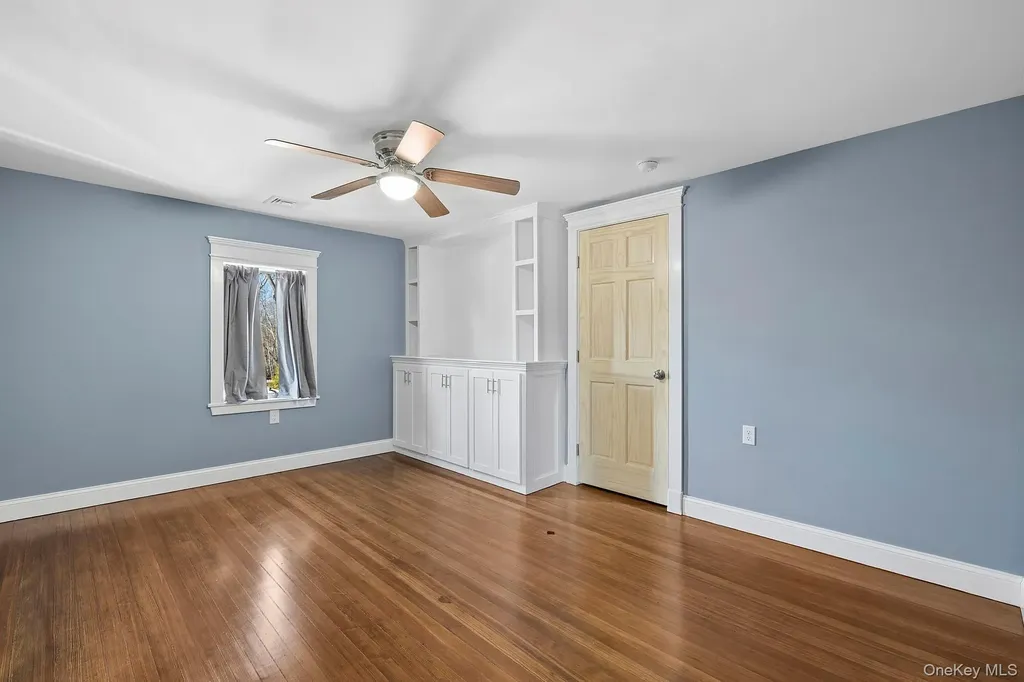 178 Main Road Riverhead NY 11901