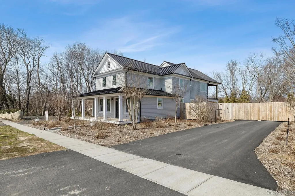 178 Main Road Riverhead NY 11901