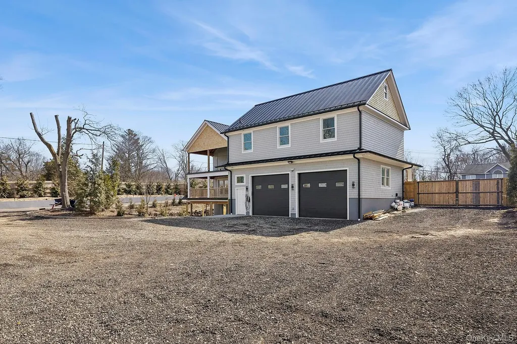 178 Main Road Riverhead NY 11901