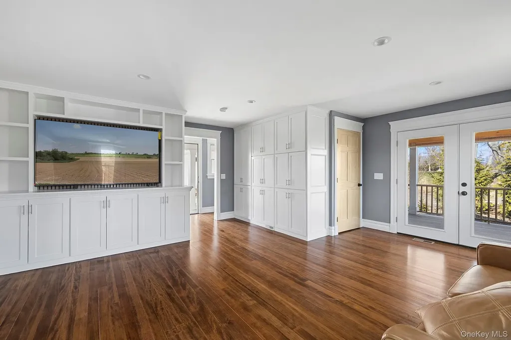 178 Main Road Riverhead NY 11901