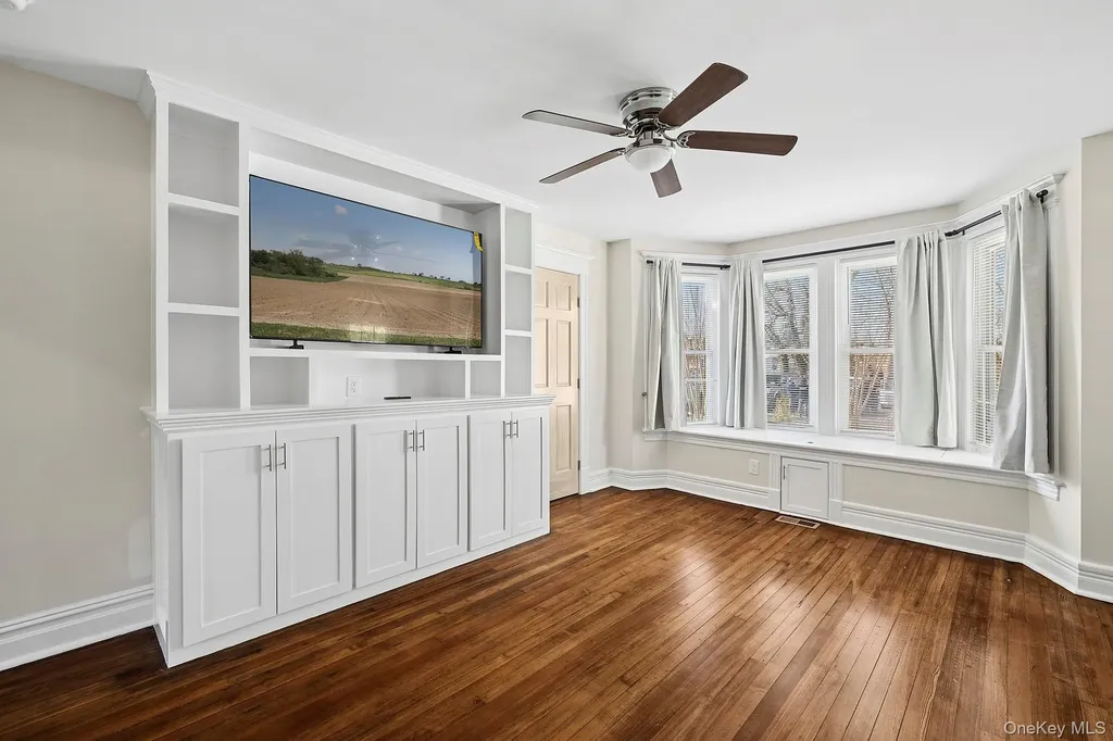 178 Main Road Riverhead NY 11901