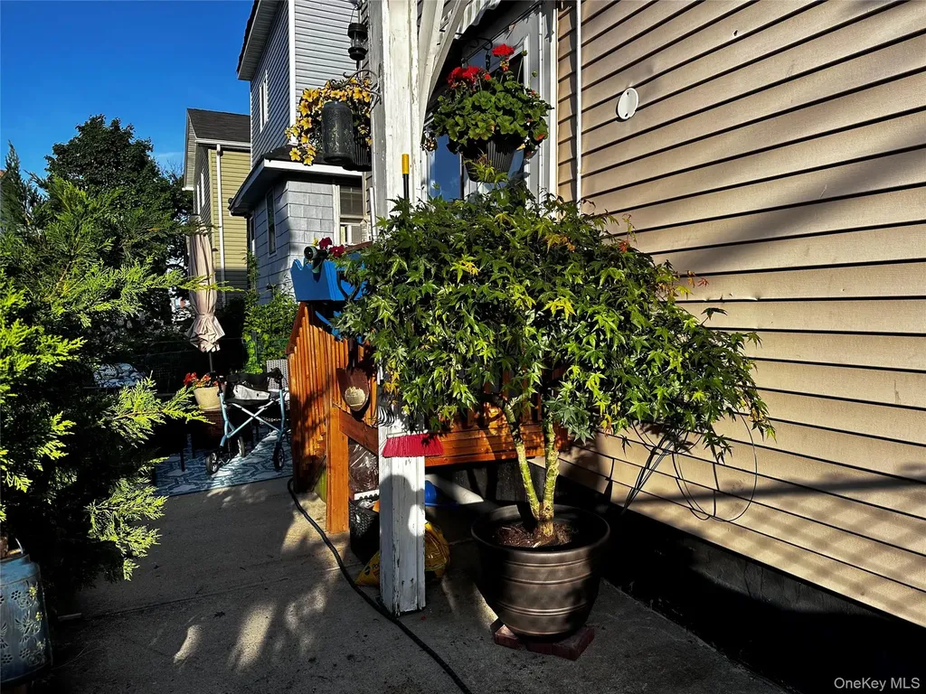 2 Alden Park Bronx NY 10465