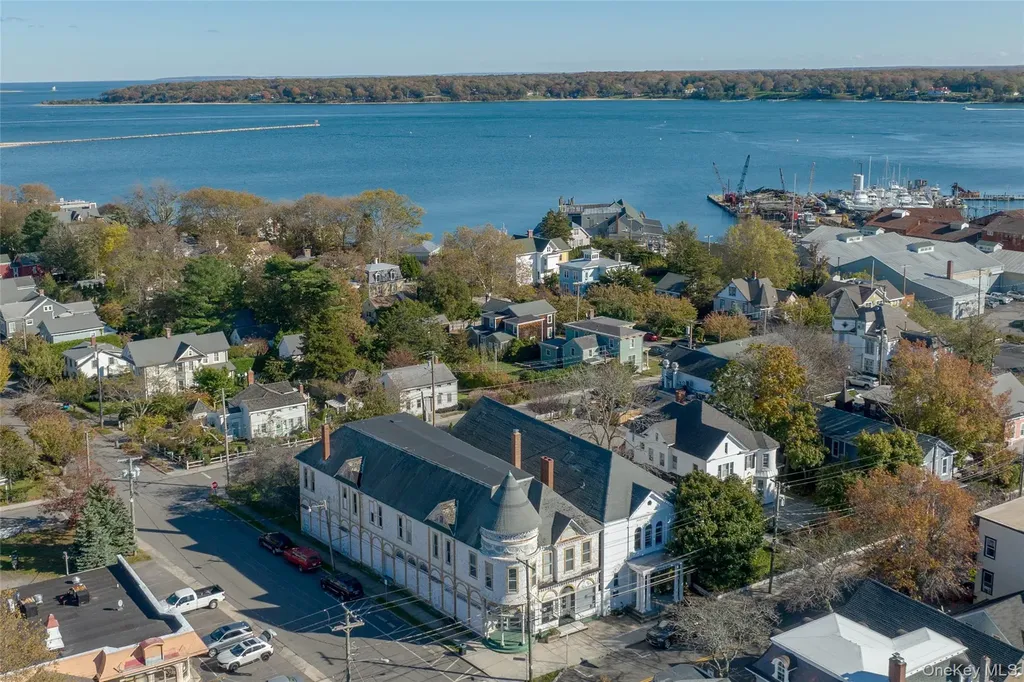 434 Main Street Greenport NY 11944