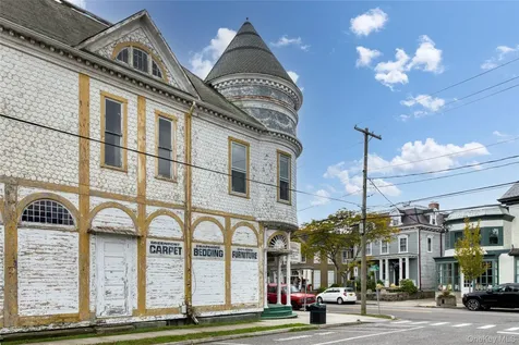 434 Main Street Greenport NY 11944