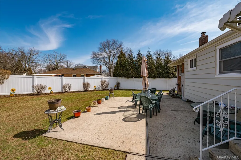 23 Olga Lane Commack NY 11725