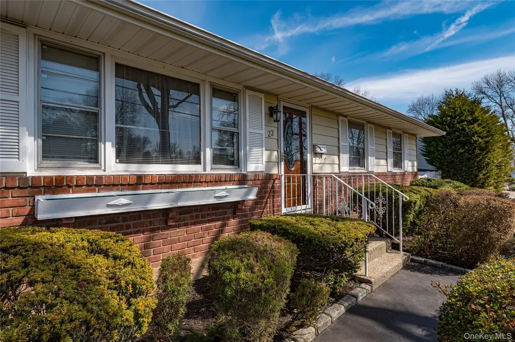23 Olga Lane Commack NY 11725