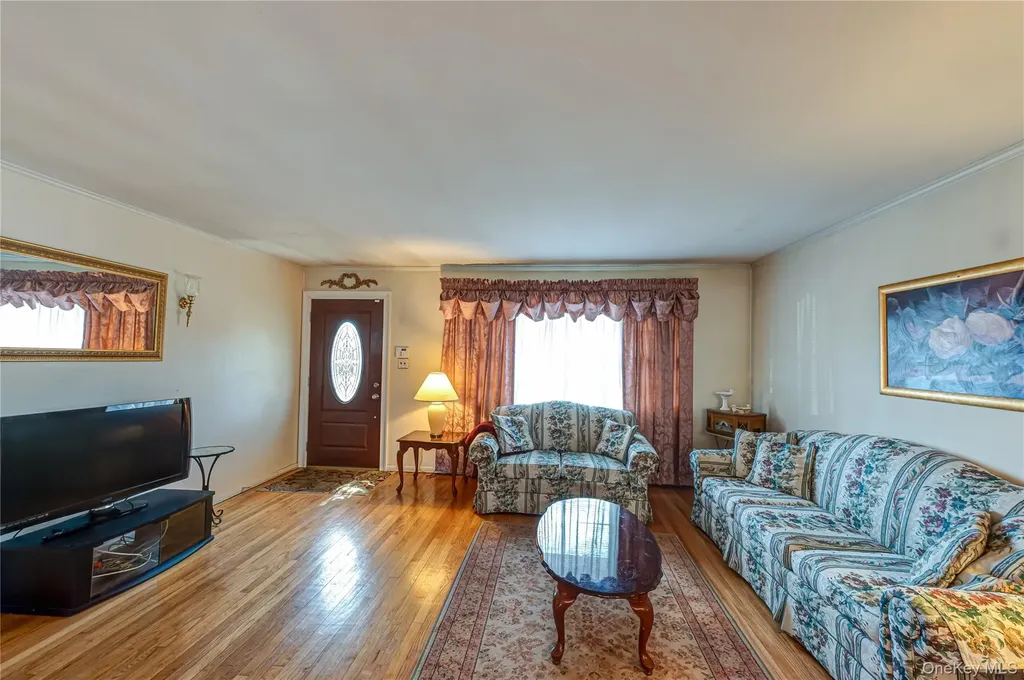 23 Olga Lane Commack NY 11725