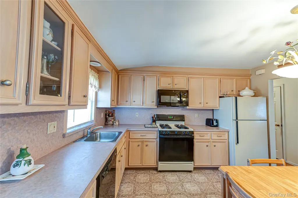 23 Olga Lane Commack NY 11725