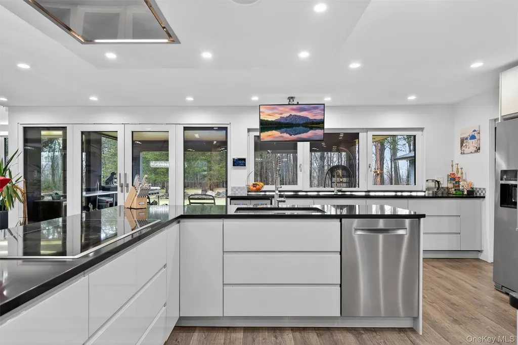 41 Sand Hill Lane Florida NY 10921