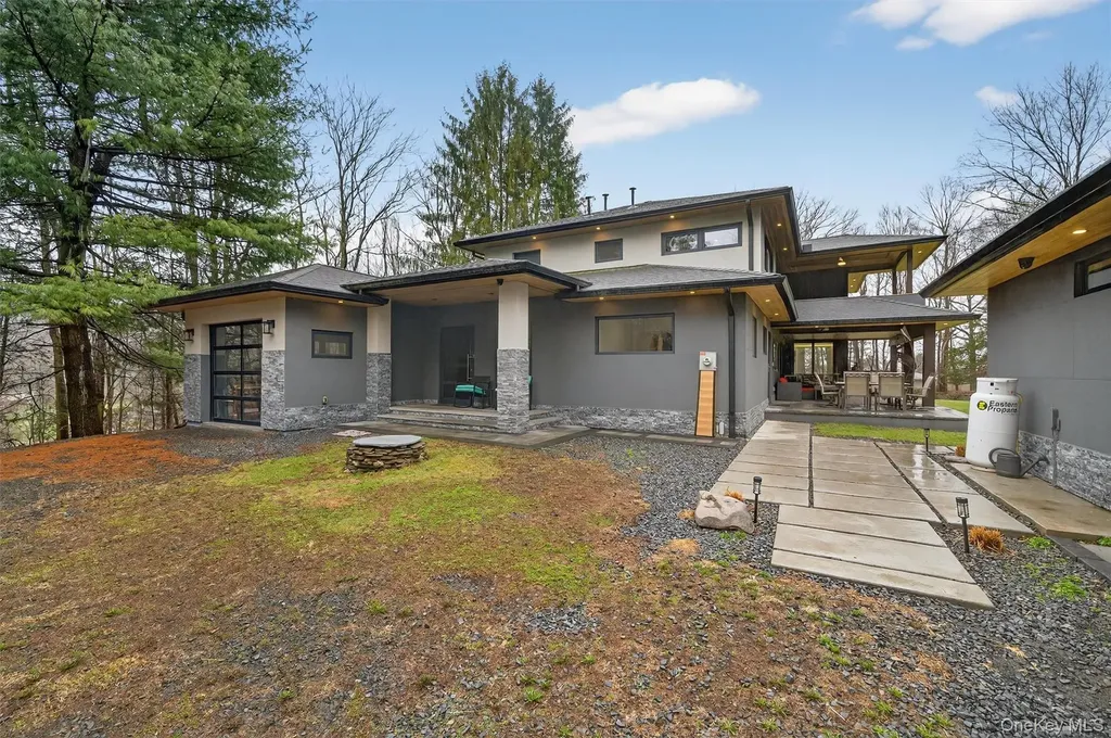 41 Sand Hill Lane Florida NY 10921