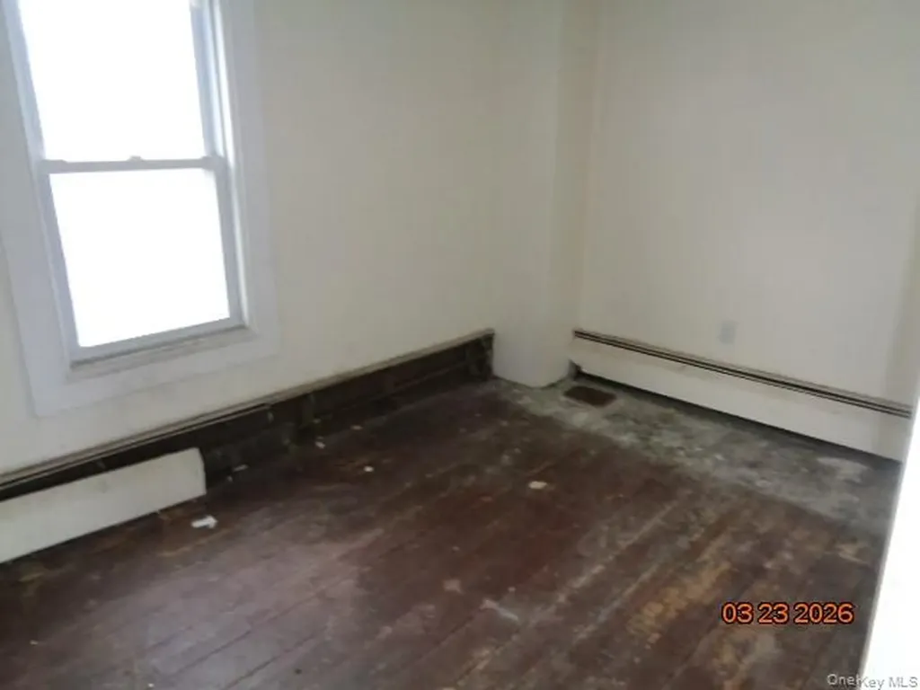 19 E 10th Road Broad Channel NY 11693
