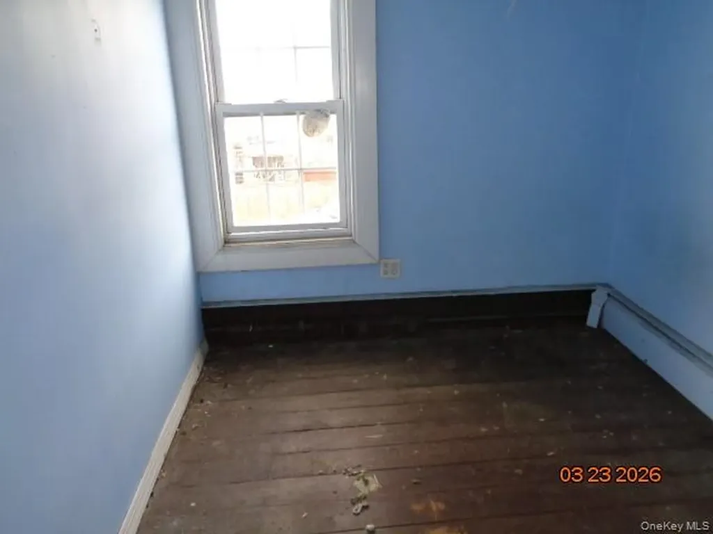 19 E 10th Road Broad Channel NY 11693