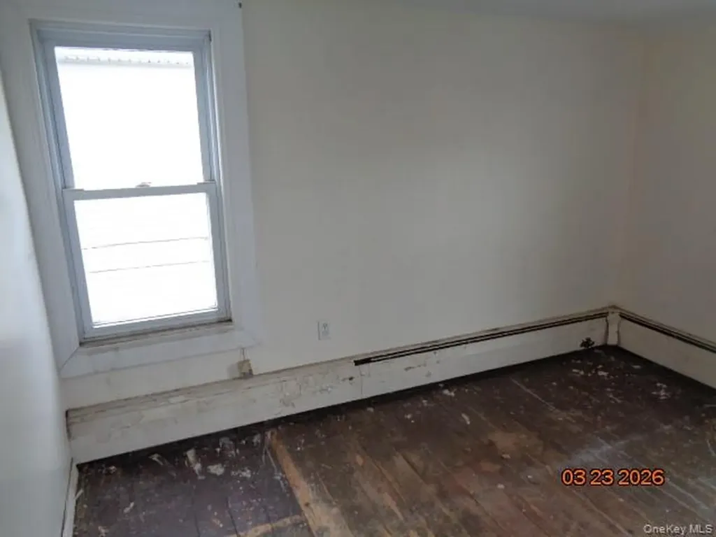19 E 10th Road Broad Channel NY 11693