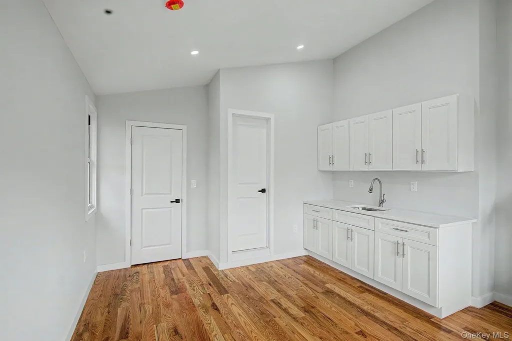 19 West Side Avenue Bay Shore NY 11706