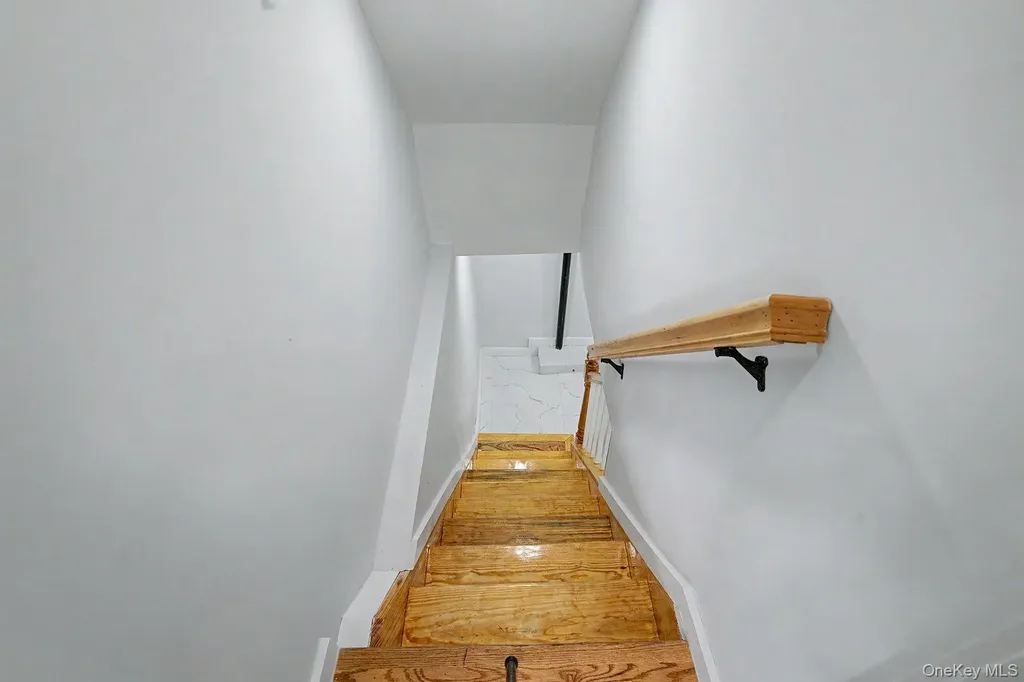 19 West Side Avenue Bay Shore NY 11706