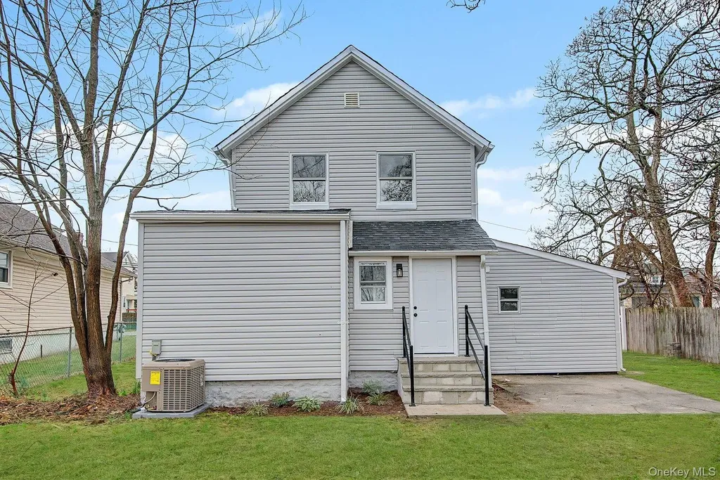 19 West Side Avenue Bay Shore NY 11706
